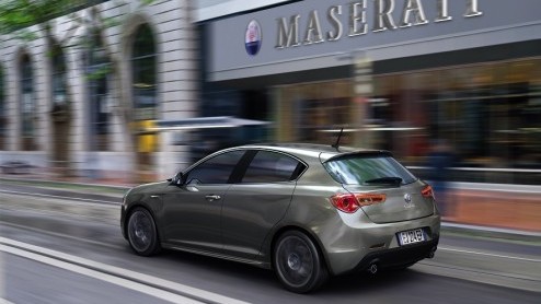 Er komt een limited edition van de Alfa Romea Giulietta, speciaal voor Maserati dealers. Er is gekozen voor de Giulietta, omdat deze het veiligste van haar klasse is en Maserati wil zich ook bewijzen 