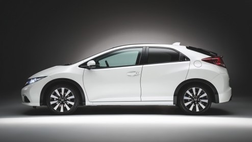 De introductie van de Civic Tourer heeft Honda ertoe bewogen ook de 5-deurs Civic een update te geven.