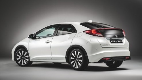 De introductie van de Civic Tourer heeft Honda ertoe bewogen ook de 5-deurs Civic een update te geven.