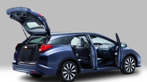 Honda heeft de eerste beelden en enkele details van de Civic Tourer de wereld rond gestuurd. De opvallend gestileerde station, die op de IAA in Frankfurt debuteert, blijkt een heus bagagewonder.