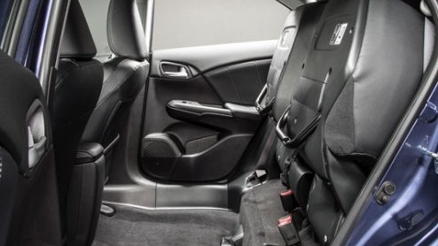 Honda heeft de eerste beelden en enkele details van de Civic Tourer de wereld rond gestuurd. De opvallend gestileerde station, die op de IAA in Frankfurt debuteert, blijkt een heus bagagewonder.