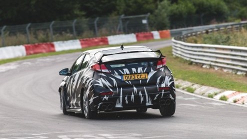 Honda Civic Type R laat nog even op zich wachten. De Japanners willen het graag goed doen en testen op de Nurburgring met minimaal 280 pk onder de kap.