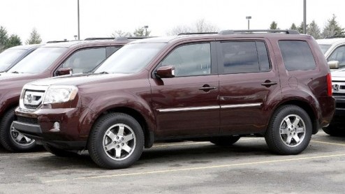 De Honda Pilot is bij ons geen bekende speler op de weg. De Japanners doen met deze forse SUV goede zaken in Amerika. Het nieuwe model, hier op fotos te zien, wordt volgende week gentroduceerd.