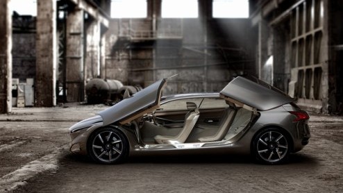 Peugeot zet zich op de IAA niet alleen in de kijkers met de 508 RXH en een Limited Edition daarvan, ook gaat het doek af van de HX1 conceptcar.