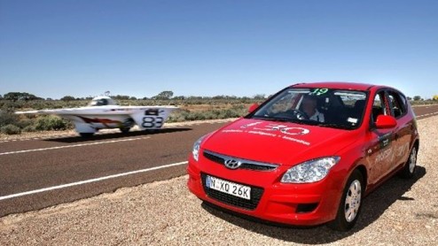 Hyundai heeft afgelopen week tijdens de World Solar Challenge in Australi de overwinning behaald door in deze monsterrit het laagste brandstofverbruik te realiseren. De Hyundai i30 1.6 CRDi VGT LP ve