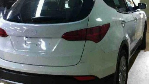 Voor dit jaar staat de Hyundai ix45 gepland. Deze Santa Fe opvolger had zich tot nu toe alleen nog gecamoufleerd laten zien maar inmiddels zijn er onthullende beelden gelekt die ons een betere blik gu