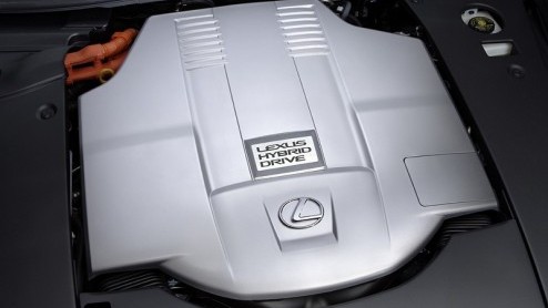Hybride autos maken langzaamaan hun opmars. De invloed van de overheid en het milieubesef heeft zo zijn effect. Ook Lexus profiteert van deze ontwikkeling. Vorig jaar werd er een verkoopstijging van 