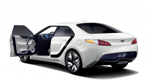 Hyundai kijkt op de Seoel Motor Show vooruit en presenteert daar de Hyundai Blue2. Het is een voorbode van een toekomstige sedan die rijdt op waterstof.
