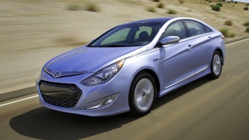 Naast de waterstof aangedreven Hyundai Blue2 schittert in Seoel ook de Sonata hybride. Voorzien van een tweeliter- en elektromotor met een verbruik van 1 op 21 een fraai groen staaltje techniek. Markt