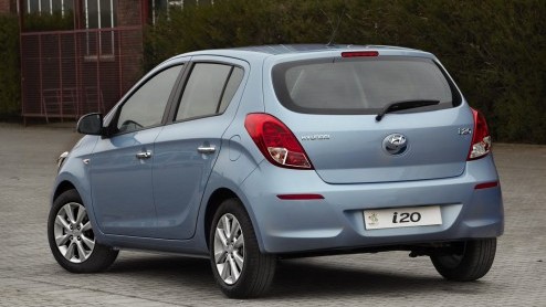 De Hyundai i20 moet nog even mee. Daarom krijgt het model een opfrisser. Binnenkort weten we officieel wat het eindresultaat is geworden. Je kunt er in ieder geval van uit gaan dat er een i30-sausje o