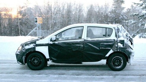 Om het 'gat' tussen de komende i10 (Atos) en nieuwe i30 op te vullen, gaat Hyundai een nieuwe concurrentiestrijd aan met de i20. Het model vervangt de Getz en moet het populaire segment opnieuw gaan b