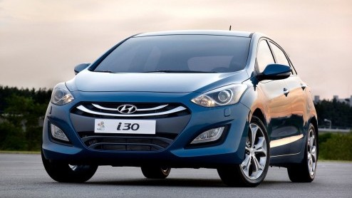 Na eerder aangekondigd te zijn is de nieuwe Hyundai i30 nu een feit. De populaire hatchback staat sportiever n luxer in het leven en is daarbij ook zuiniger geworden. En slimmer, getuige de introduct