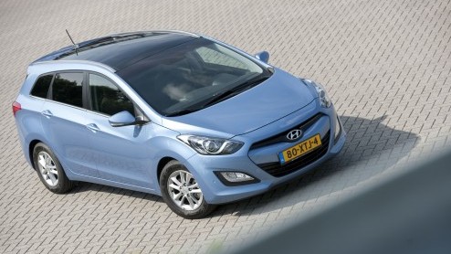 Slechts enkele maanden na het debuut van de Hyundai i30 Hatchback staat de Wagon al bij de dealer. De station is niet alleen langer, lager en ruimer dan zijn voorganger, maar ook nog eens stukken fraa