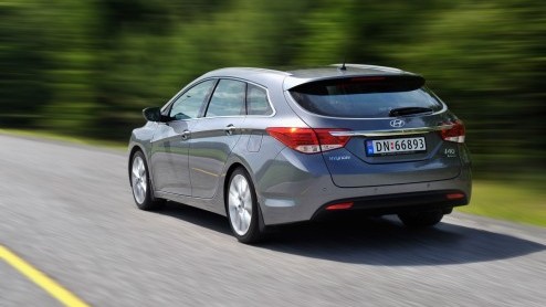 Stel dat je de mogelijkheid hebt een nieuwe leaseauto uit te zoeken. Een serieus, representatief exemplaar voor de zaak en het gezin is een vereiste. Zou dat dan geen Hyundai kunnen zijn? Of toch wel?