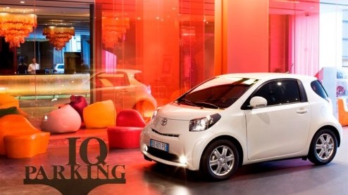De verkoop van de Toyota iQ nadert zijn onthulling. Vanaf 23 januari staat de slimme, zeer compact en veilige Japanner in de Nederlandse showrooms. De iQ wordt leverbaar met een 1.0 benzine of een 1.4