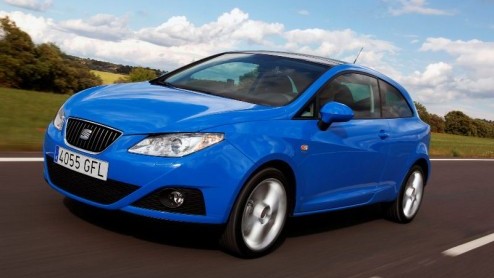 Seat heeft naast het fotomateriaal van de afgelopen week nu ook de prijzen en meer details vrijgegeven van de Ibiza SportCoupe. Deze nog sportiever gelijnde driedeurs Spanjaard is verkrijgbaar vanaf 1