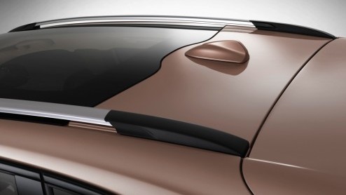 Volvo kon de tweede nieuwe variant van de V40 niet meer voor zich houden en verklapt daarom zelf alvast de V40 Cross Country. Inderdaad, de stoere versie van de V40 heet geen XC40, maar de Zweden hebb