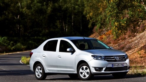 Dacia stoomt lekker door met nieuwe modellen. Na de Duster en de kersverse Lodgy is het tijd voor een nieuwe Logan en Sandero. Dit zijn de eerste beelden en details.
