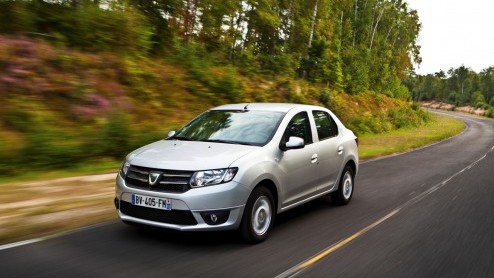Dacia stoomt lekker door met nieuwe modellen. Na de Duster en de kersverse Lodgy is het tijd voor een nieuwe Logan en Sandero. Dit zijn de eerste beelden en details.