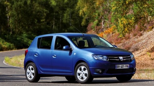Nu weten we waarom er nog geen prijzen bekend waren van de nieuwe Dacia Logan; hij komt niet naar Nederland. Renault Nederland ziet meer brood in de Sandero, waarvan zoals eerder bekend werd ook een s