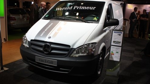 Eind deze maand vindt Ecomobiel 2011 plaats. Mercedes-Benz en smart zijn flink vertegenwoordigd op de beursvloer met autos voorzien van alternatieve aandrijflijnen zoals aardgas, elektriciteit en wat