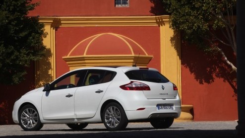Nieuwe, bijtellingsvriendelijke motoren en een paar optische vernieuwingen. Dat is waar het om draait bij de vernieuwde Renault Mgane-reeks. De update slaat bij voorbaat aan gezien het aantal orders