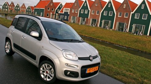 De Fiat Panda is n van de auto's die het segment van de 'stadsauto' groot heeft gemaakt. Met inmiddels een groot aantal concurrenten in de stad is succes voor de nieuwe generatie Panda niet volstrek
