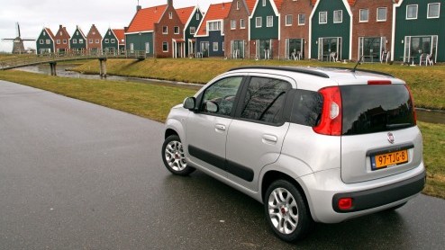 De Fiat Panda is n van de auto's die het segment van de 'stadsauto' groot heeft gemaakt. Met inmiddels een groot aantal concurrenten in de stad is succes voor de nieuwe generatie Panda niet volstrek