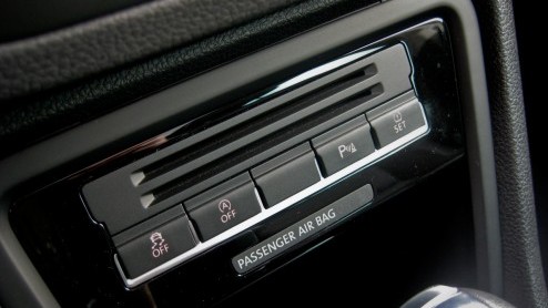 Goed nieuws voor grote gezinnen of grootverbruikers; de maxi-MPV wordt niet vergeten. Seat (en Volkswagen) komt - na lang wachten - met een nieuwe Alhambra voor de dag. Een weekje sturen in de Alhambr