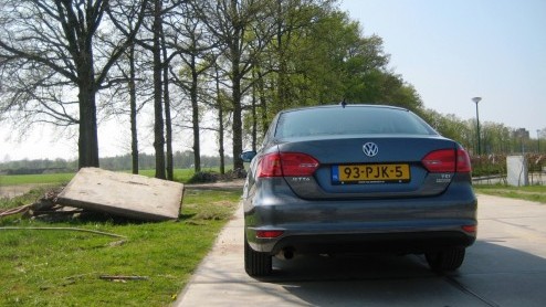 De middenklasse wordt door Volkswagen gedomineerd met de Passat. De iets kleinere Jetta pikt sinds jaar en dag  al dan niet onder een andere naam - een graantje mee. De nieuwe generatie heeft zich lo