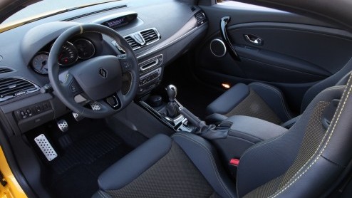Nieuwe, bijtellingsvriendelijke motoren en een paar optische vernieuwingen. Dat is waar het om draait bij de vernieuwde Renault Mgane-reeks. De update slaat bij voorbaat aan gezien het aantal orders