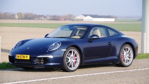 In de 49 jaar van zijn bestaan heeft de Porsche 911 een enorme evolutie meegemaakt, maar zijn ware aard is nooit veranderd. Wel is hij  en dat gebeurt wel meer bij het klimmen der jaren  steeds vrie