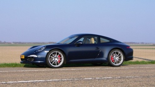In de 49 jaar van zijn bestaan heeft de Porsche 911 een enorme evolutie meegemaakt, maar zijn ware aard is nooit veranderd. Wel is hij  en dat gebeurt wel meer bij het klimmen der jaren  steeds vrie