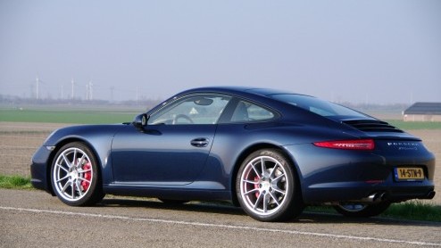 In de 49 jaar van zijn bestaan heeft de Porsche 911 een enorme evolutie meegemaakt, maar zijn ware aard is nooit veranderd. Wel is hij  en dat gebeurt wel meer bij het klimmen der jaren  steeds vrie