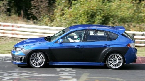 Het loeren naar nieuwe modellen blijft maar doorgaan. Vandaag kunnen we scoops van de Rolls-Royce Coup, BMW V5, Volkswagen Scirocco en Subaru Impreza WRX STi tonen!
