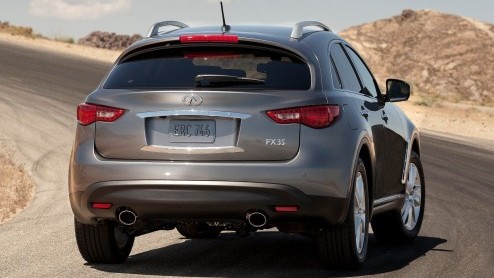 Infiniti geeft de FX een kleine opfrisser. Vooral de neus van de grote SUV is hierbij aangepakt. De officile presentatie vindt plaats op Pebble Beach Concours d'Elegance. Helaas vindt deze '2012 FX' 