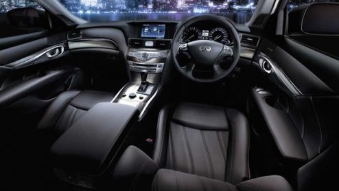 Infiniti brengt een zogeheten Business Edition van de M35h op de markt. Het model is gebaseerd op de GT-uitvoering en krijgt bovenop de riante standaarduitrusting een upgrade naar het Connectiviti nav