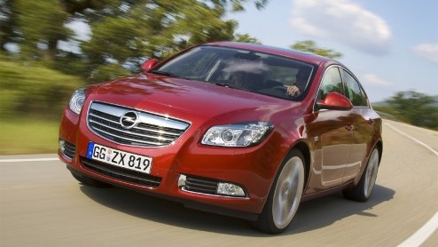 Onlangs heeft Opel een nieuw ontwikkelde 1.4 ecoFLEX aan het assortiment van de Insignia toegevoegd. Voor modeljaar 2012 voert de Duitse fabrikant nog wat meer wijzigingen door. Zo heeft de 2.0 Turbo