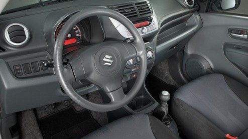 Suzuki zet een speciale uitvoering van de Alto in de online verkoop. De Alto Rhino kost rijklaar 9999 euro met drie jaar gratis onderhoud en mobiliteitsservice.