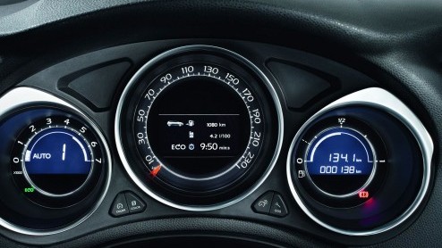 De nieuwe Citron DS4 is volgens zijn makers allerminst doorsnee, bedoeld voor degene die eens wat anders wilt rijden en stiekem de gewone Citron-modellen te braaf vindt. Hoe maakt deze rebelse Frans
