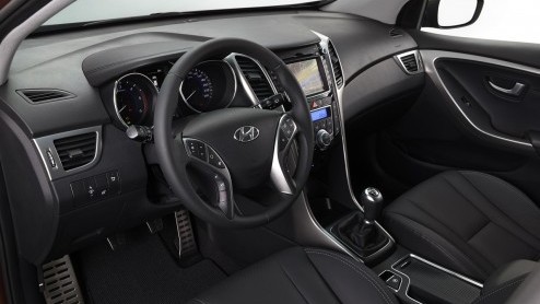 Zonder ook maar een kilometer gereden te hebben wisten we het al: de Koreanen mogen trots zijn op hun nieuwe Hyundai i30 . Het is immers niet vanzelfsprekend dat de CEO van Volkswagen AG ten tijde van