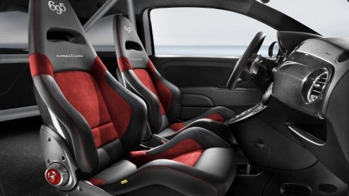 Abarth laat binnenkort op de IAA Frankfurt goed van zich horen met de wereldpremire van drie speciale Abarth-versies; de Abarth 500 Cabrio Italia, Abarth Punto Super Sport en Abarth 695 Competizione.