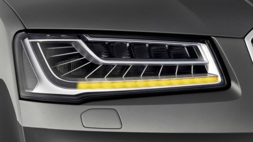 Audi presenteert een intutieve richtingaanwijzer in de vernieuwde A8.