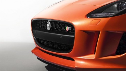 Sneeuwbuien of niet, vanaf komend voorjaar arriveert de nieuwe Jaguar F-Type bij de dealer. De sportieve tweezitter met V6 of V8 staat dan in de boeken vanaf net geen 90 mille.