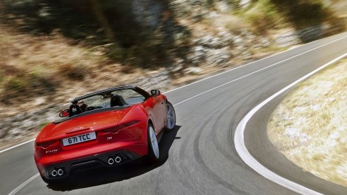 Sneeuwbuien of niet, vanaf komend voorjaar arriveert de nieuwe Jaguar F-Type bij de dealer. De sportieve tweezitter met V6 of V8 staat dan in de boeken vanaf net geen 90 mille.