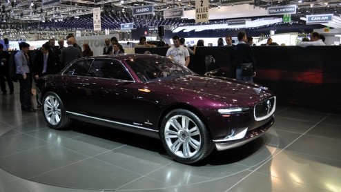 De Autosalon van Genve heeft vandaag zijn deuren voor het grote publiek geopend. AutoVandaag.nl is alvast even een kijkje gaan nemen en we hebben diverse primeurs, bijzondere studiemodellen en aankom