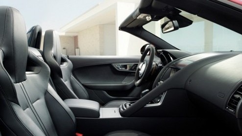 Over een kleine week onthult Jaguar op de Salon van Parijs de compleet nieuwe F-TYPE. De tweezits cabriolet is echter al her en der uitgelekt. Samen met de eerste details vanuit Jaguar kunnen we er al