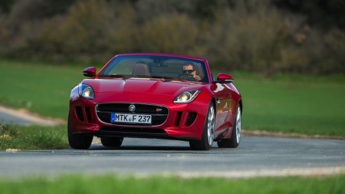 Interesse in een ritje in de nieuwe Jaguar F-Type? Dat kan voortaan. Autoverhuurbedrijf Hertz heeft namelijk de dakloze Brit in het assortiment van de Dream Collection opgenomen. Voor 250 euro per dag