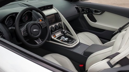 Interesse in een ritje in de nieuwe Jaguar F-Type? Dat kan voortaan. Autoverhuurbedrijf Hertz heeft namelijk de dakloze Brit in het assortiment van de Dream Collection opgenomen. Voor 250 euro per dag