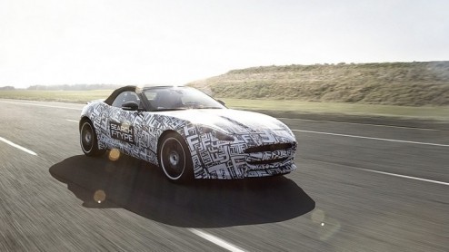 Komend weekend vindt wederom het Goodwood Festival of Speed. Jaguar geeft daar acte de presence met de F-type. Helaas betreft het nog een gecamoufleerd prototype, maar dat is slechts een detail